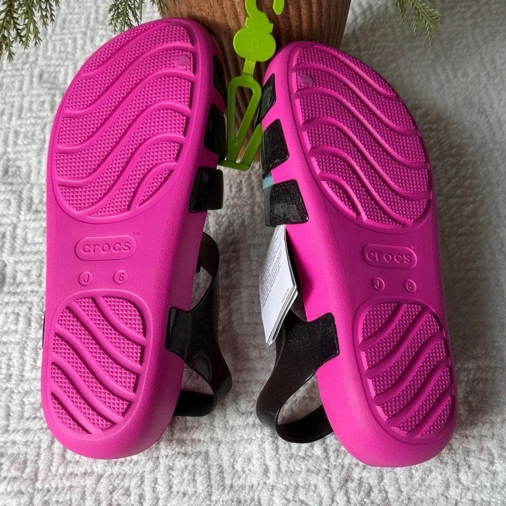 NWT CROCS Hello Kitty And Friends Kids Sandals Size J6
